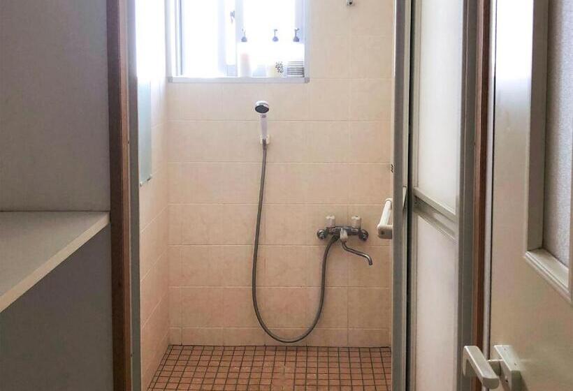 旅館 Minshuku Irayoi