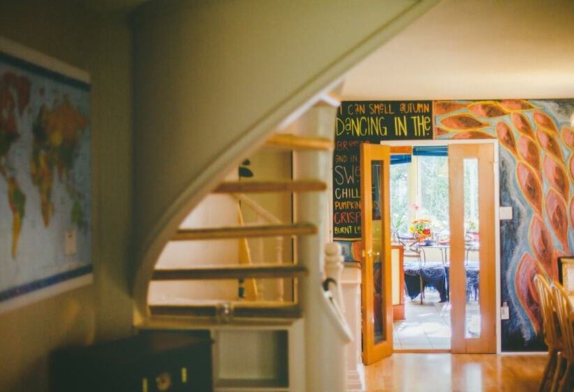 Tall Trees Bed & Breakfast