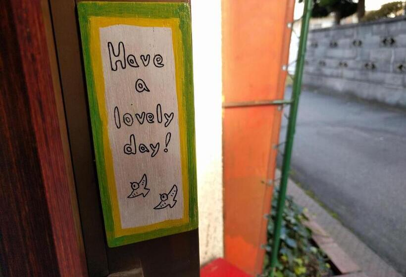 فندق صغير Local Knot Backpackers  Moritomizu