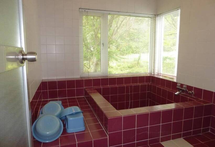 تختخواب و صبحانه St Village