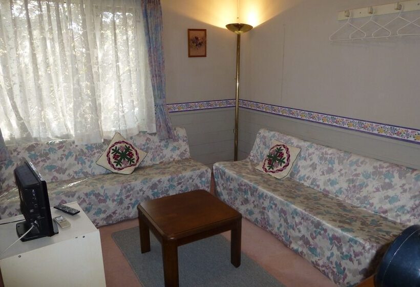 تختخواب و صبحانه St Village