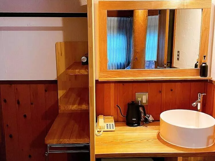 تختخواب و صبحانه Hakuba Pension & Log Hotel Meteor