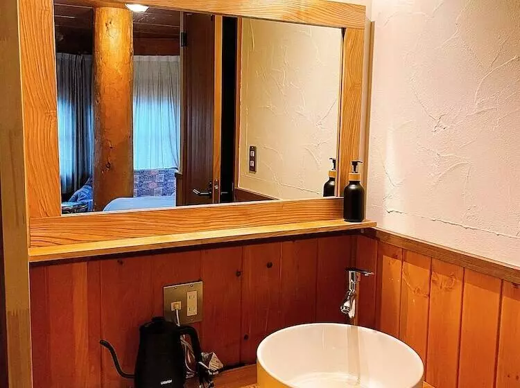 تختخواب و صبحانه Hakuba Pension & Log Hotel Meteor