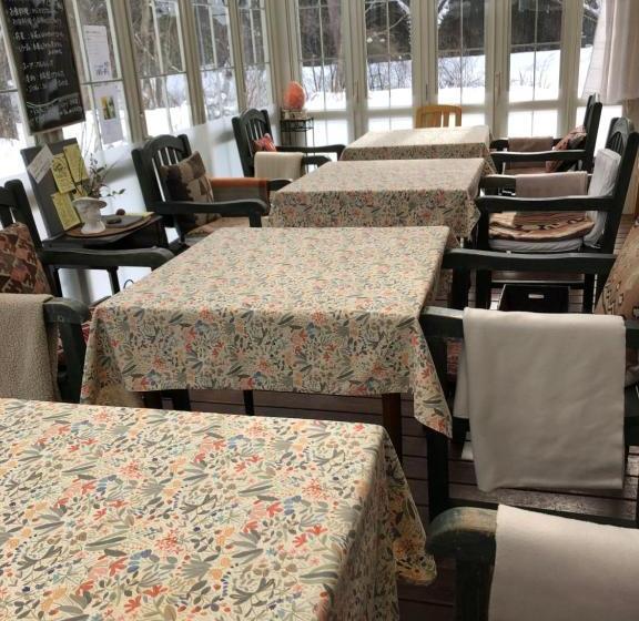 Cafe Restaurant B&b Burari