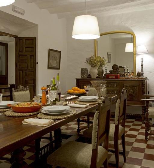 Отель Almohalla 51