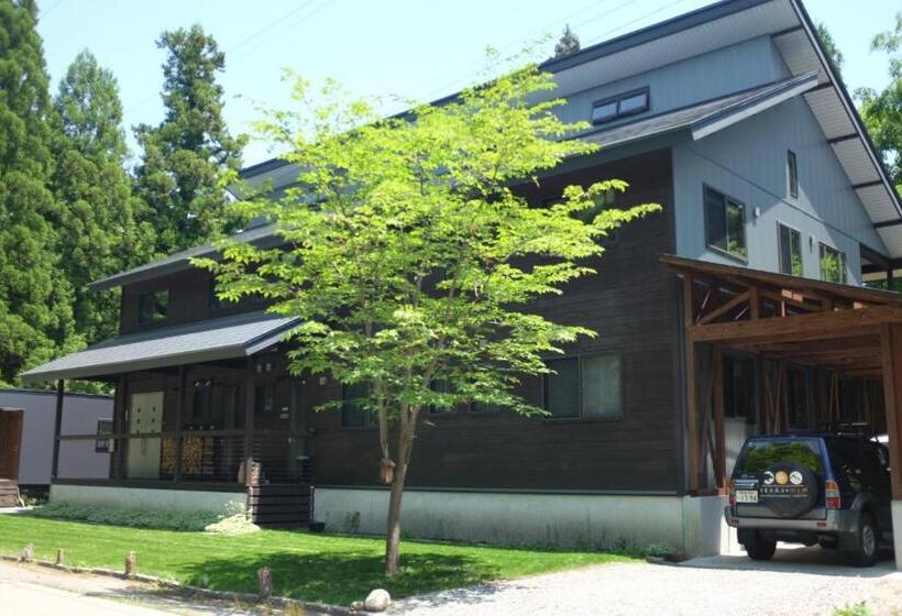 Hotelli Bears Den Mountain Lodge