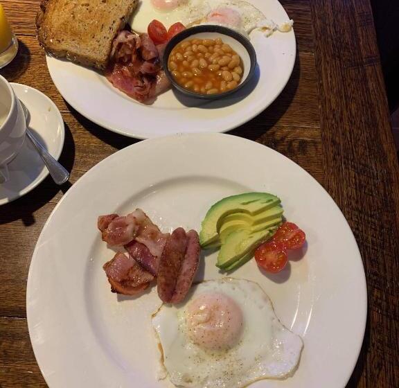 Hotelli Bears Den Mountain Lodge