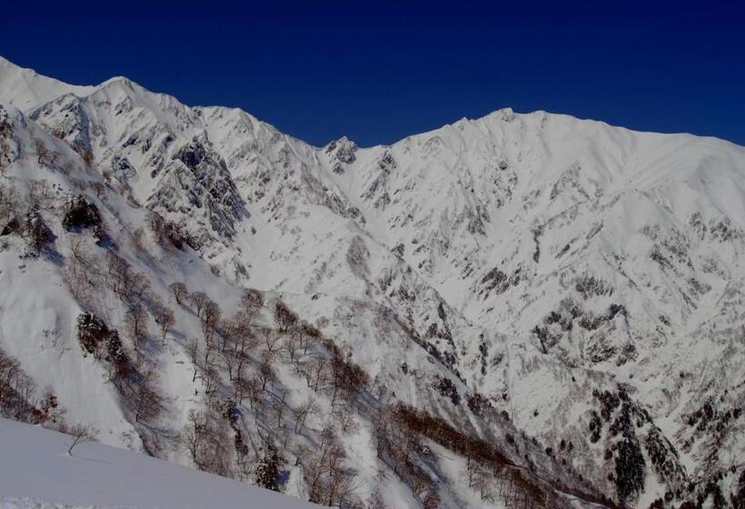 Hotelli Bears Den Mountain Lodge