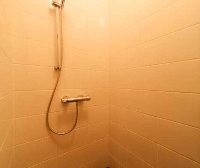 Hotelli Bears Den Mountain Lodge