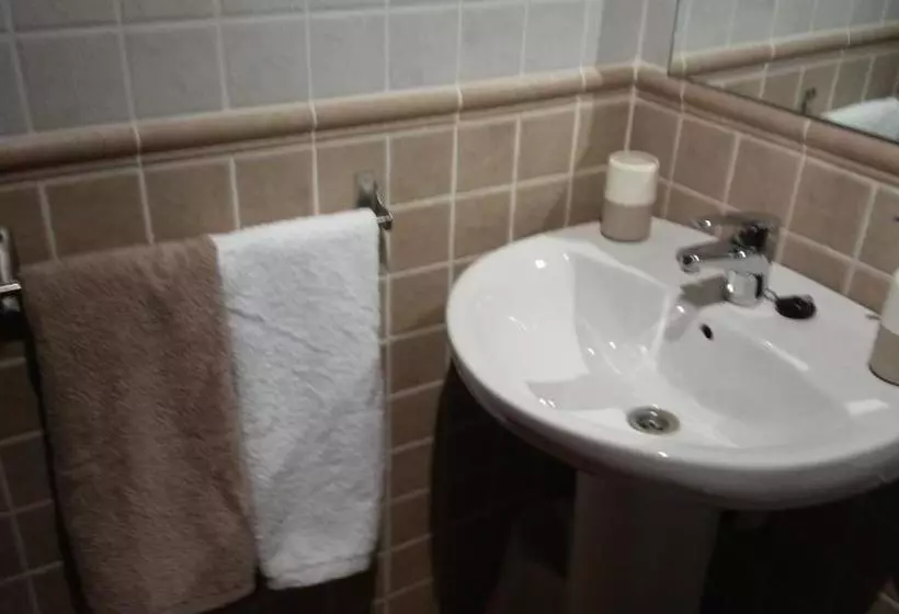 Hotel Hostal Sant Roc