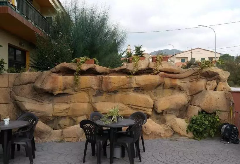 Hotel Hostal Sant Roc