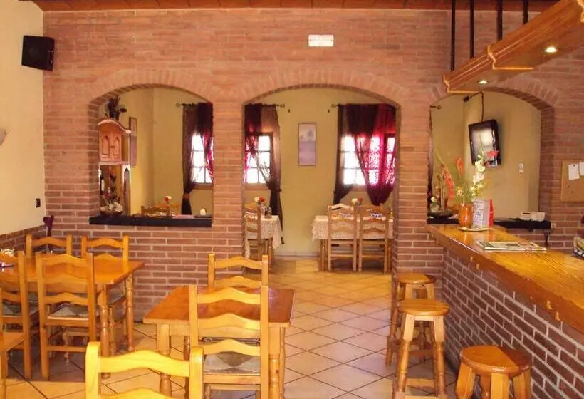 Hotel Hostal Sant Roc