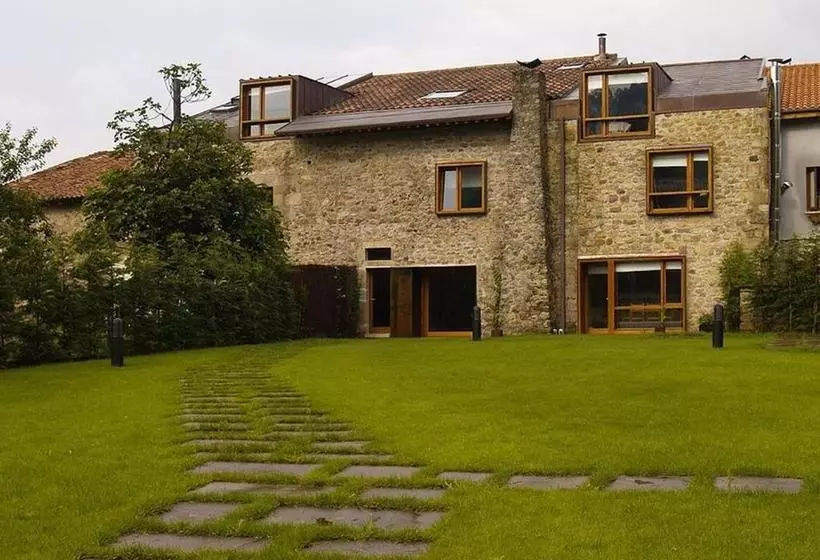 هتل La Casona De Somahoz