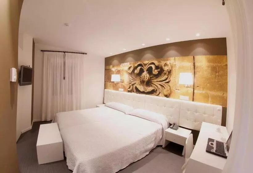 هتل Villa Sonsierra