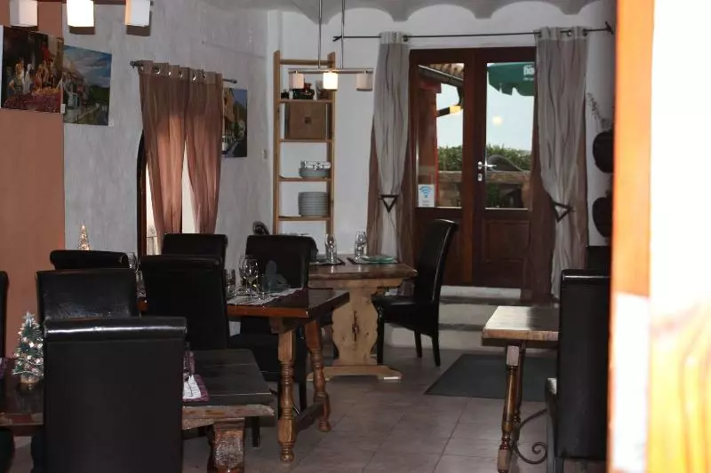L'almàssera Casa Rural & Restaurant