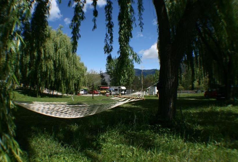 Alberg Escola De Piragüisme De Sort