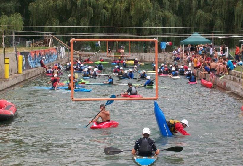 Alberg Escola De Piragüisme De Sort