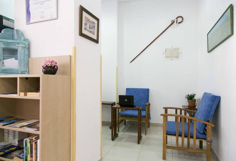 Albergue Albas Hostel