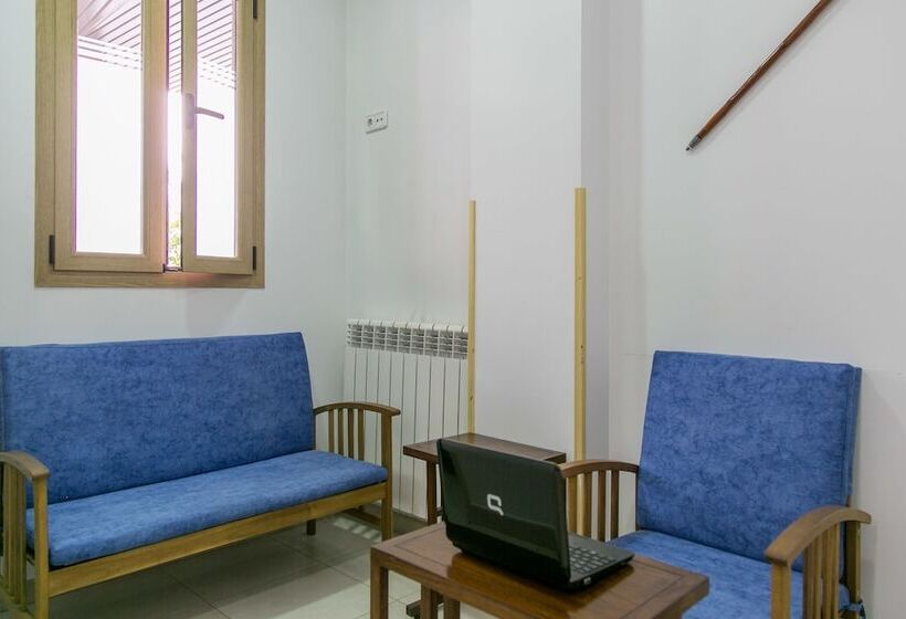 Albergue Albas Hostel