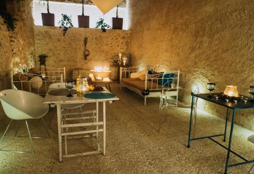 تختخواب و صبحانه Can Solaies