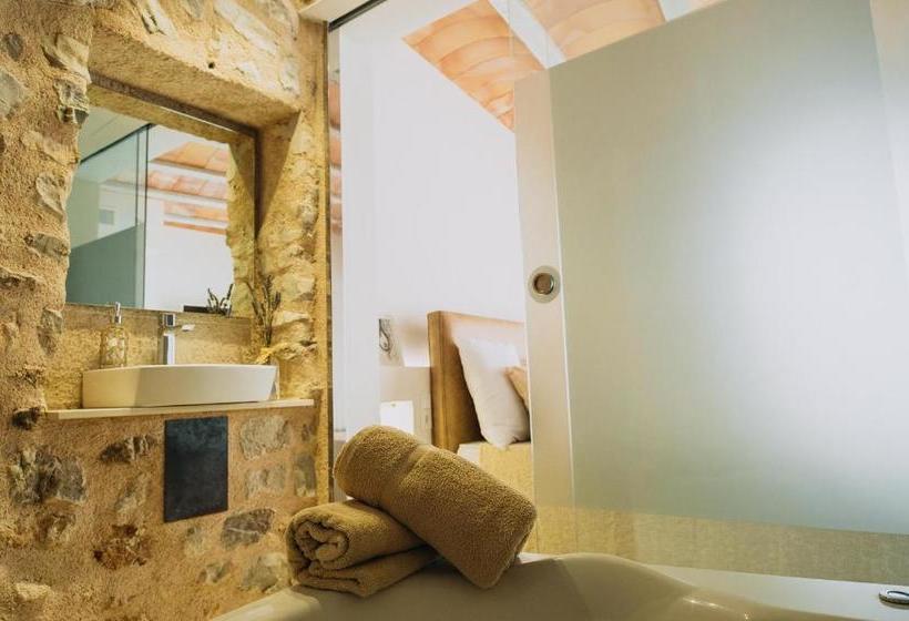 تختخواب و صبحانه Can Solaies