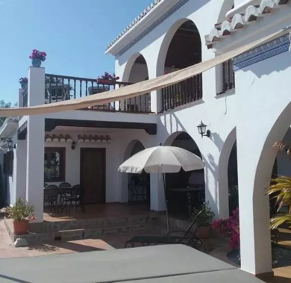 Casa Roble B&b