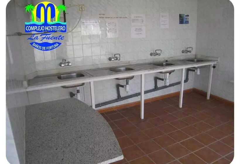 هتل Complejo Hostelero La Fuente