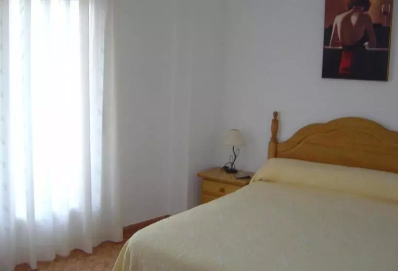 ホテル Hostal D´ernes