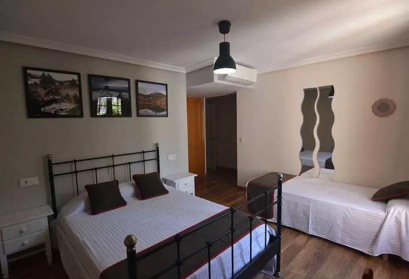 هتل Hostería El Bodegón De Gredos