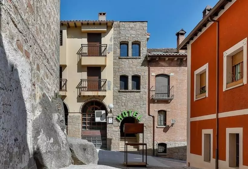 هتل Hostería El Bodegón De Gredos