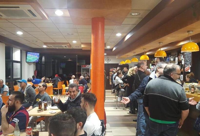 ホテル La Posada De Roces