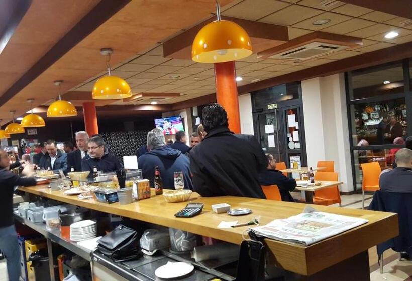 ホテル La Posada De Roces