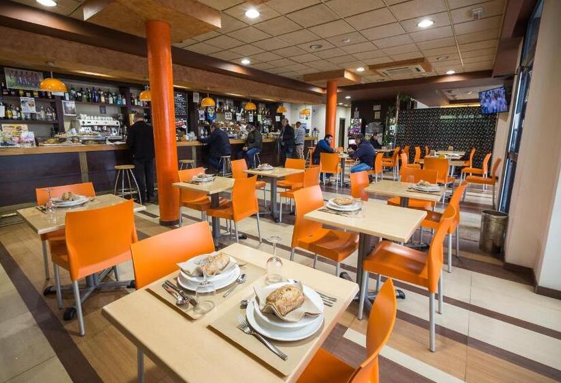 ホテル La Posada De Roces