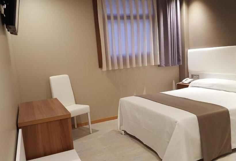 ホテル La Posada De Roces