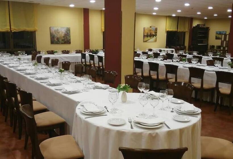Отель Restaurante Los Prados