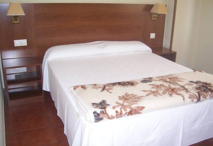 Отель Restaurante Los Prados