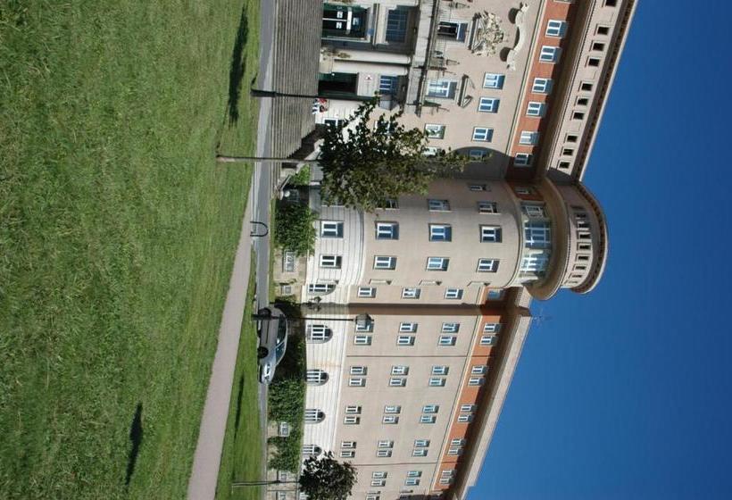 Mañarikua Hostelling International