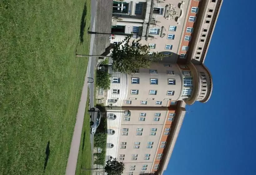 Mañarikua Hostelling International