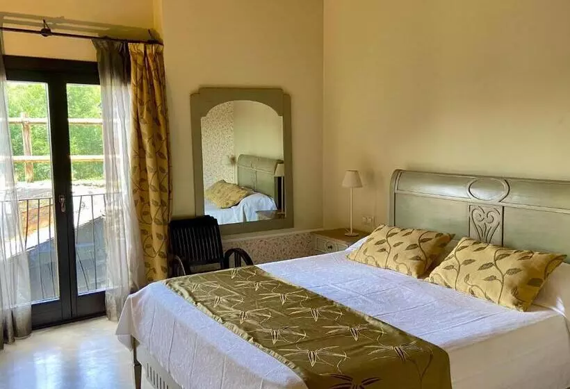 Petit Hotel De Riu
