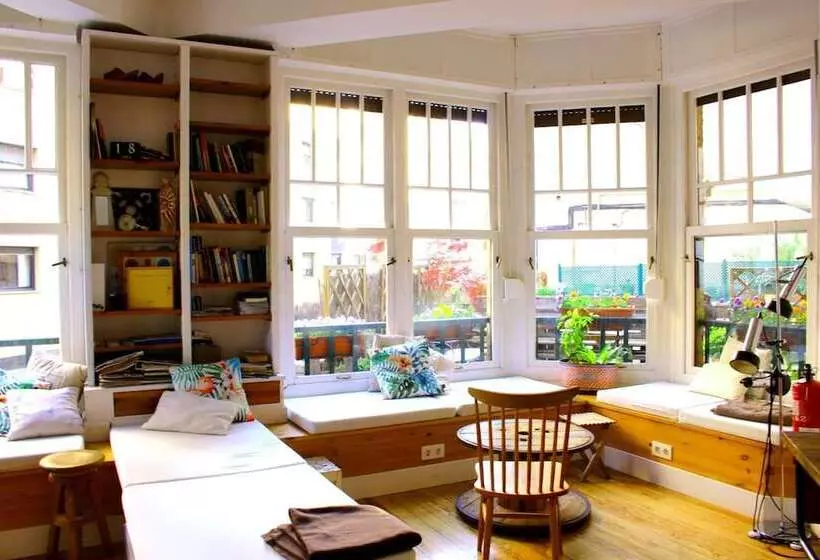 Aloha Hostel