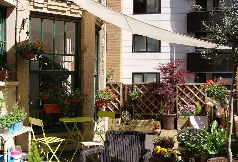 Aloha Hostel