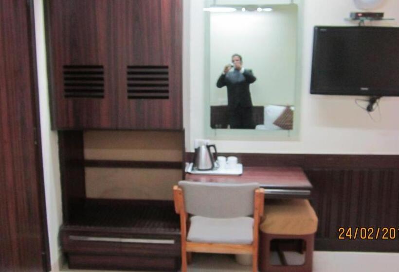 בית מלון כפרי Empire