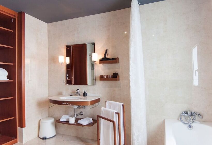 هتل Boutique Villa Lorena By Charming Stay Adults Recommended