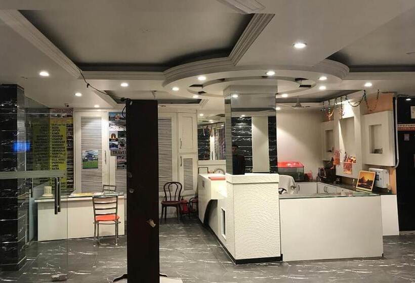 Hotelli Crystal Deluxe At New Delhi Railway Station