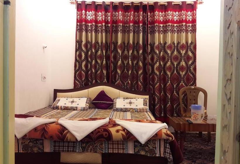 בית מלון כפרי Kashmir Inn