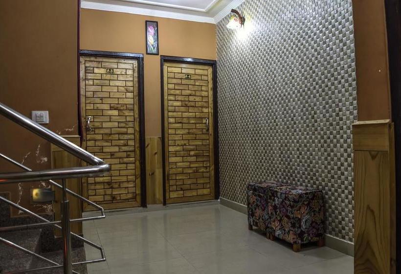 בית מלון כפרי Kashmir Inn