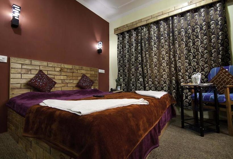 בית מלון כפרי Kashmir Inn