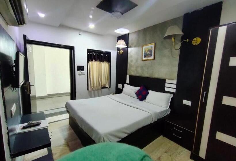 Laxman Resort By The Golden Taj Group &hotels