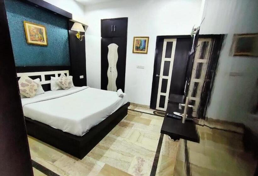 Laxman Resort By The Golden Taj Group &hotels