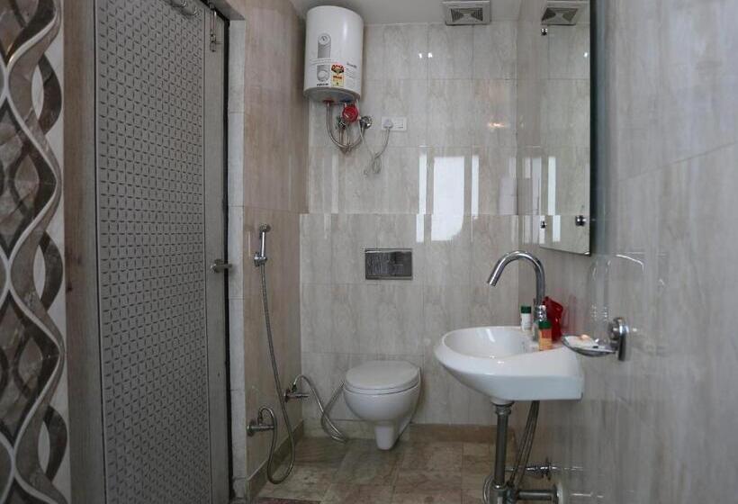 Laxman Resort By The Golden Taj Group &hotels